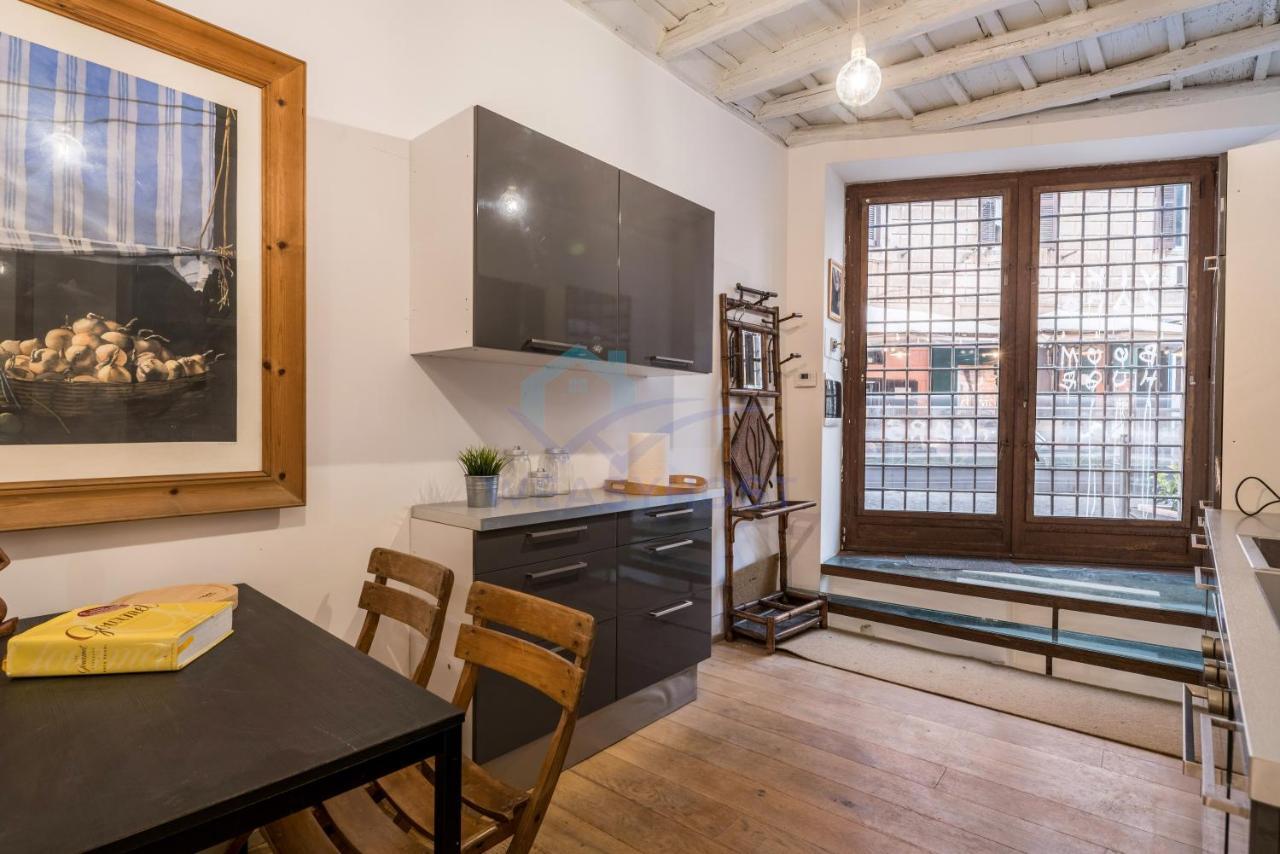 Cozy Entire Apt Close To Piazza Trilussa Rome Exterior photo