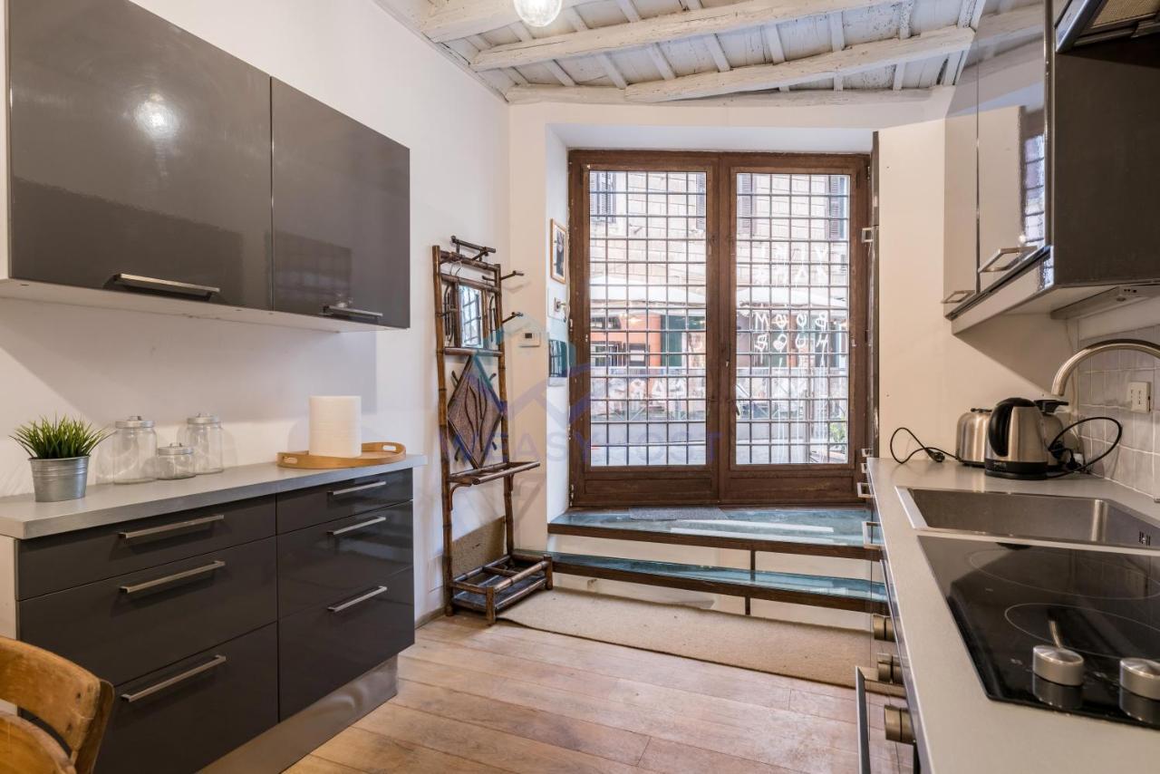 Cozy Entire Apt Close To Piazza Trilussa Rome Exterior photo